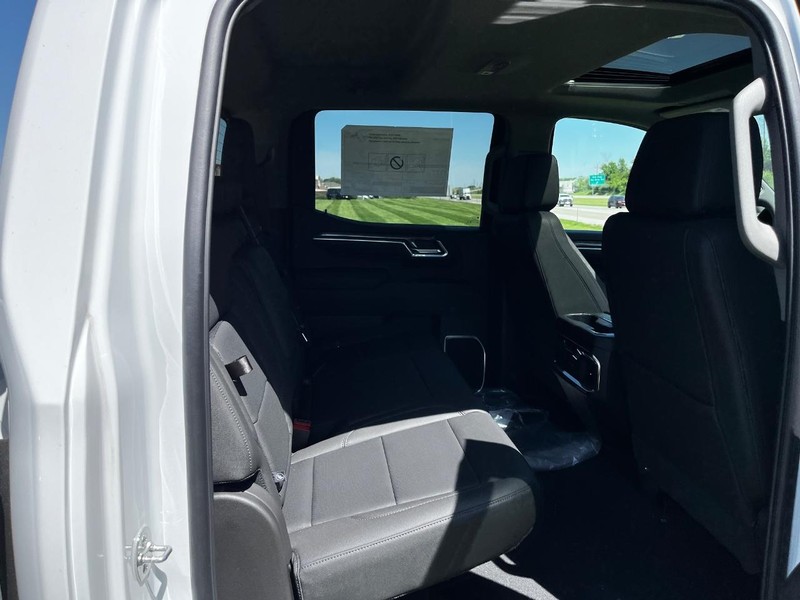 Chevrolet Silverado 1500 Vehicle Image 04