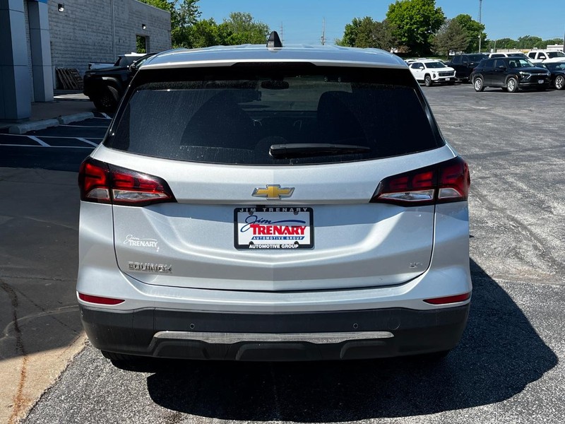Chevrolet Equinox Vehicle Image 04
