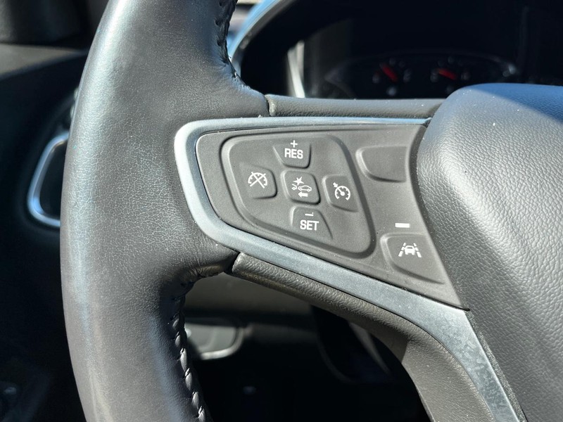 Chevrolet Equinox Vehicle Image 16