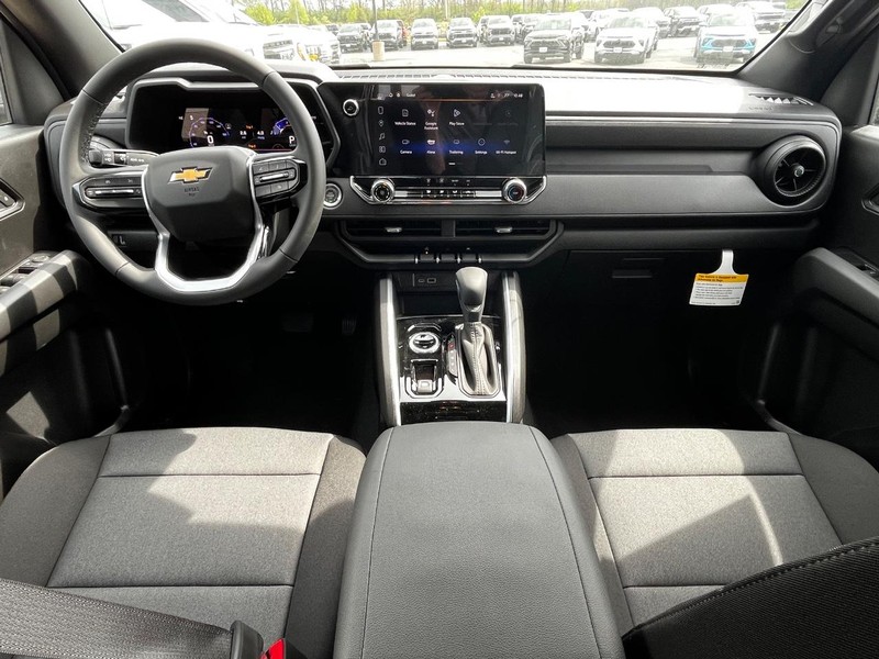 Chevrolet Colorado Vehicle Image 05