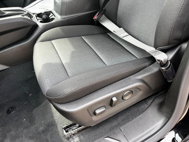 Chevrolet Colorado Vehicle Image 09