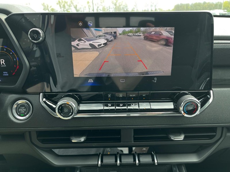 Chevrolet Colorado Vehicle Image 15