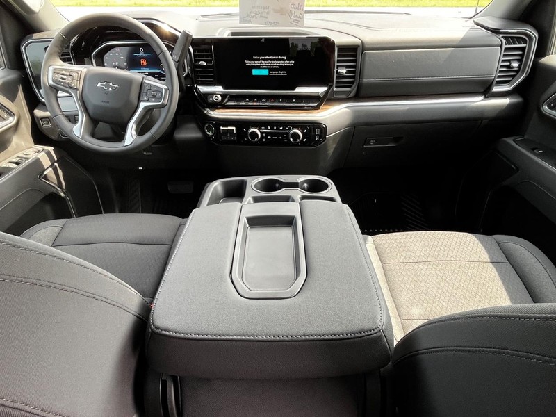 Chevrolet Silverado 1500 Vehicle Image 05