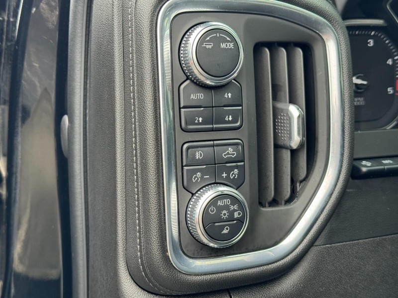 GMC Sierra 2500HD Vehicle Image 17