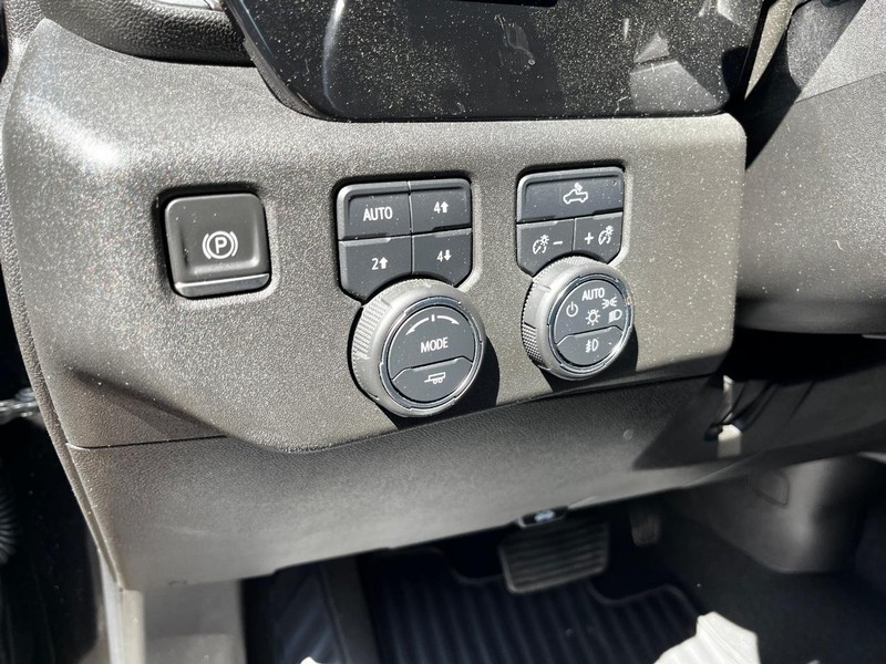 Chevrolet Silverado 1500 Vehicle Image 16