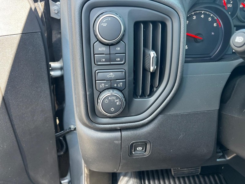 Chevrolet Silverado 1500 Vehicle Image 10