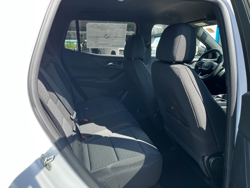 Chevrolet Equinox Vehicle Image 04