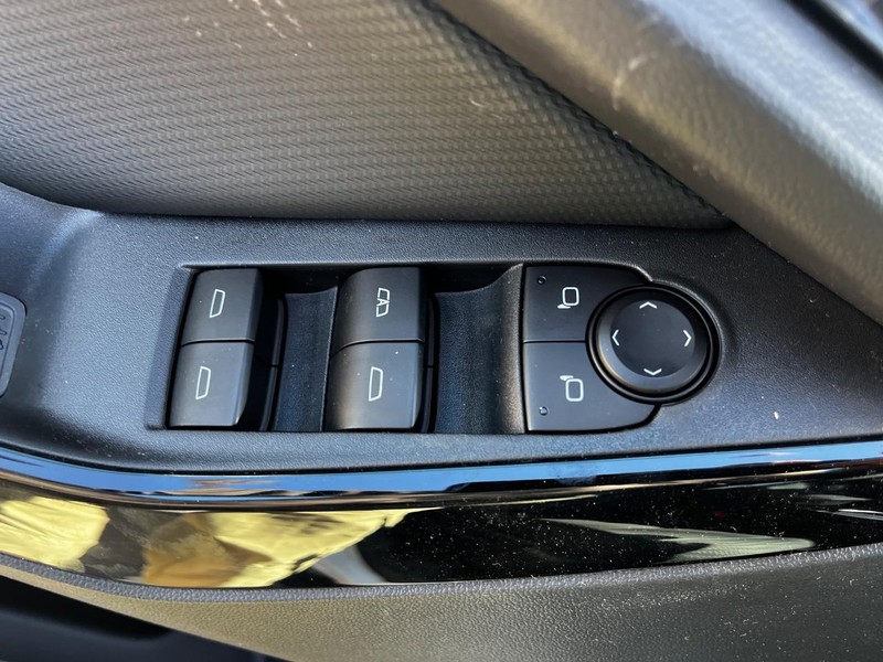 Chevrolet Equinox Vehicle Image 08