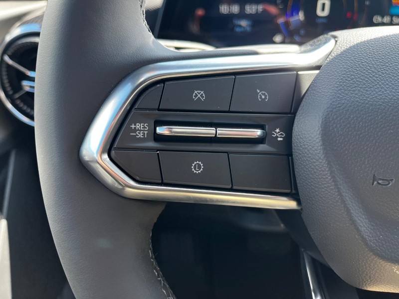 Chevrolet Equinox Vehicle Image 10