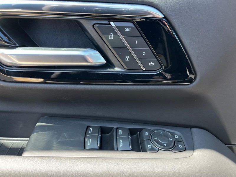 Chevrolet Tahoe Vehicle Image 11