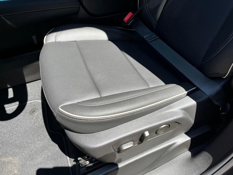 Chevrolet Tahoe Vehicle Image 12