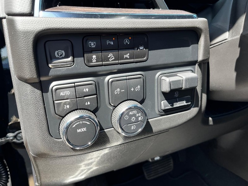 Chevrolet Tahoe Vehicle Image 13