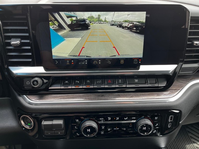 Chevrolet Silverado 1500 Vehicle Image 16