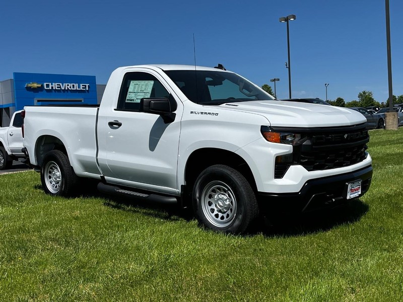 Chevrolet Silverado 1500 Vehicle Image 02