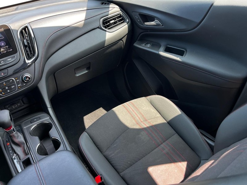 Chevrolet Equinox Vehicle Image 13