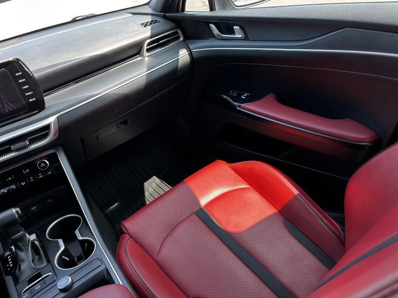 Kia K5 Vehicle Image 13