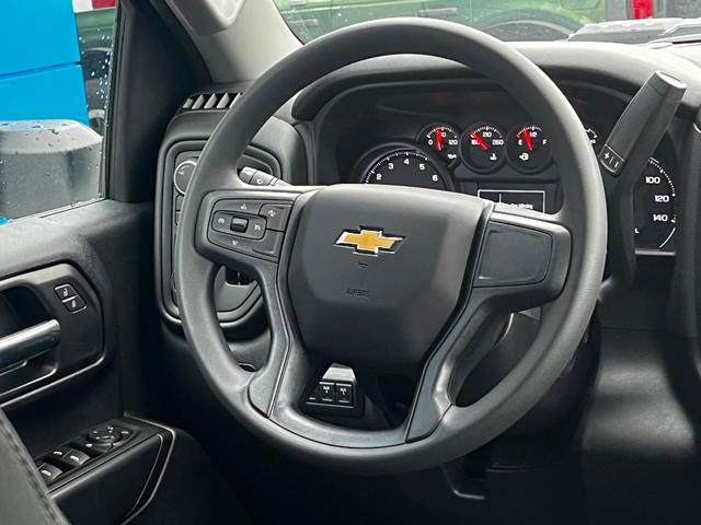 Chevrolet Silverado 2500HD Vehicle Image 06