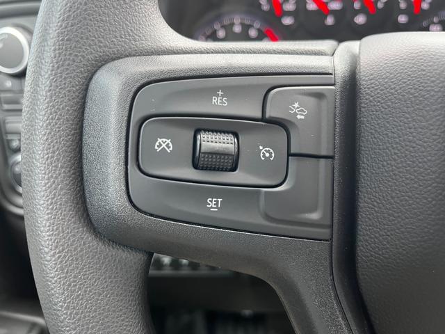 Chevrolet Silverado 2500HD Vehicle Image 11