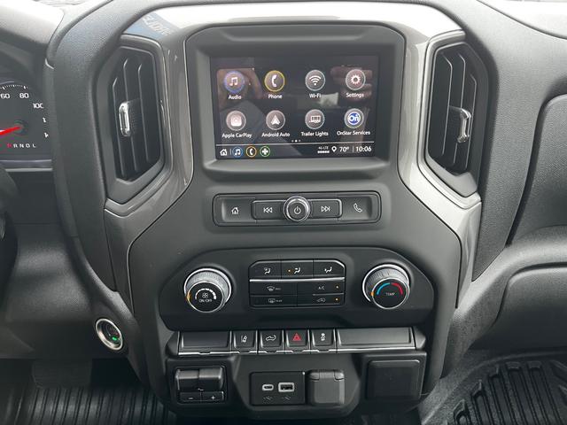 Chevrolet Silverado 2500HD Vehicle Image 13
