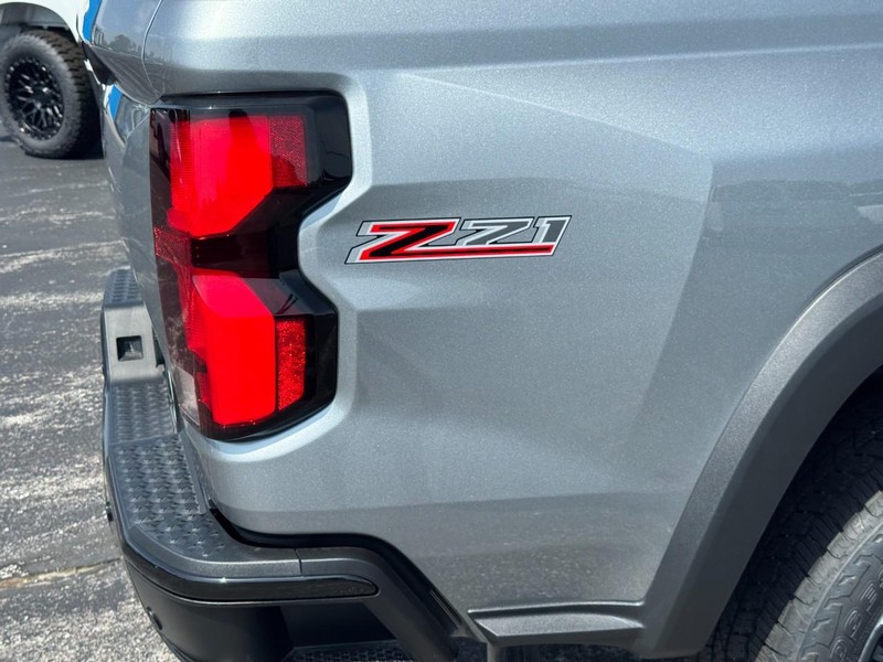 Chevrolet Colorado Vehicle Image 04