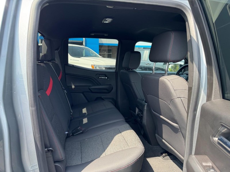 Chevrolet Colorado Vehicle Image 06