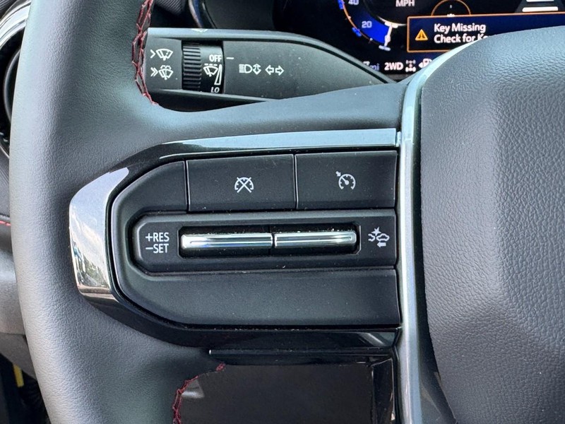 Chevrolet Colorado Vehicle Image 13