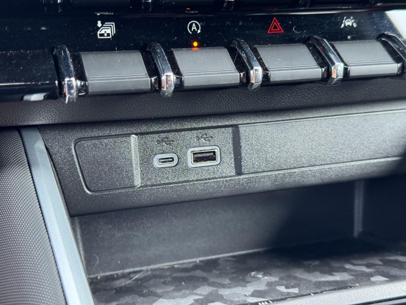Chevrolet Colorado Vehicle Image 15
