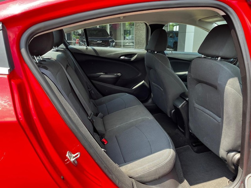 Chevrolet Cruze Vehicle Image 10