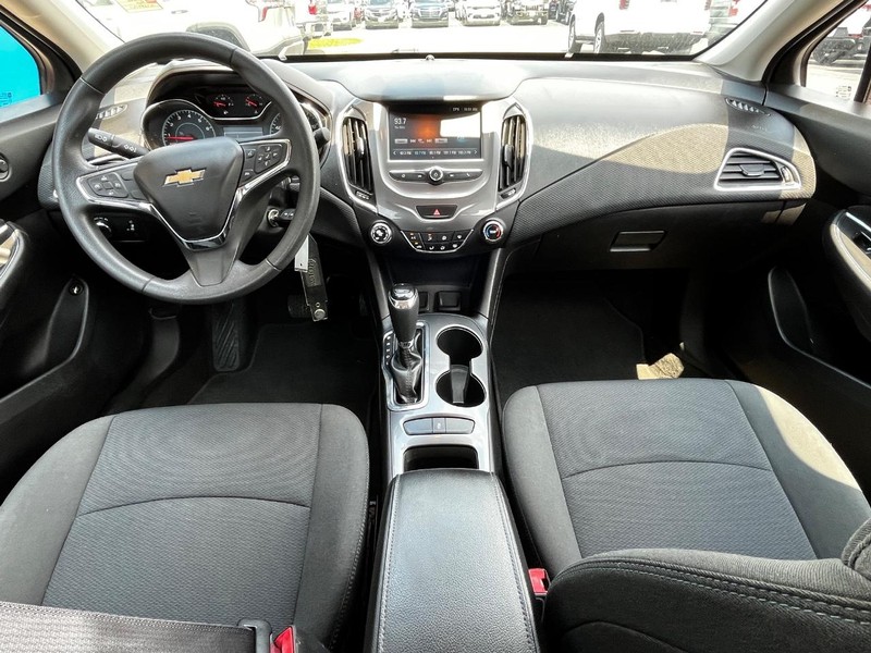 Chevrolet Cruze Vehicle Image 11