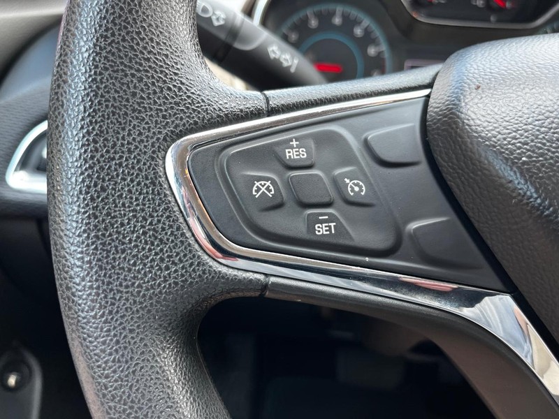 Chevrolet Cruze Vehicle Image 16