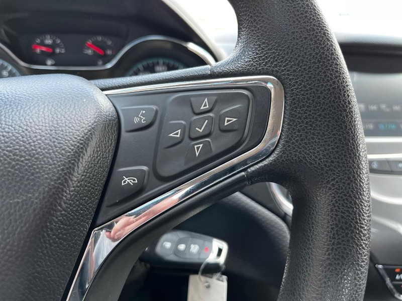 Chevrolet Cruze Vehicle Image 17
