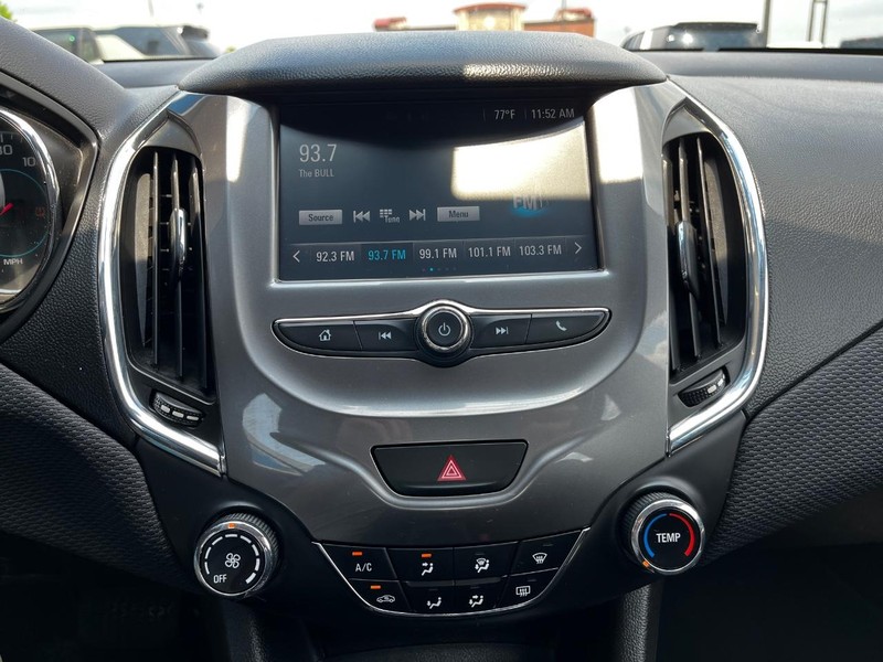 Chevrolet Cruze Vehicle Image 20