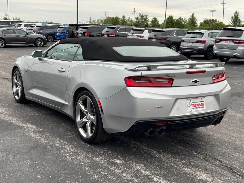 Chevrolet Camaro Vehicle Image 05