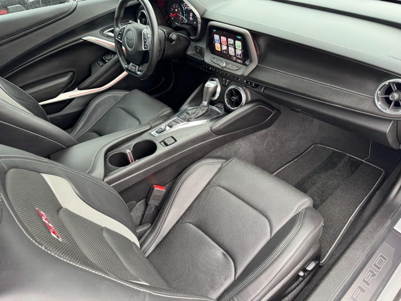 Chevrolet Camaro Vehicle Image 10