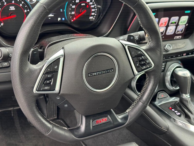 Chevrolet Camaro Vehicle Image 17
