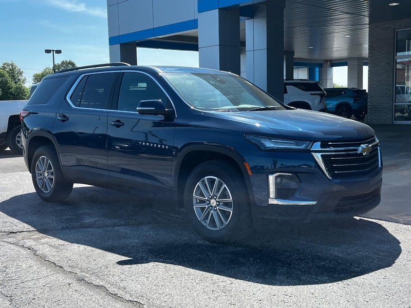 Chevrolet Traverse Vehicle Image 02