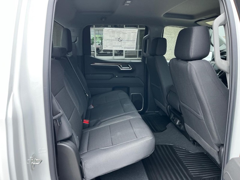 Chevrolet Silverado 1500 Vehicle Image 04
