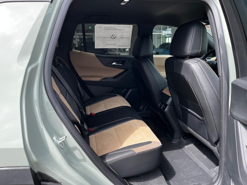 Chevrolet Equinox Vehicle Image 04