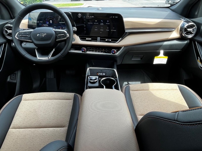 Chevrolet Equinox Vehicle Image 05