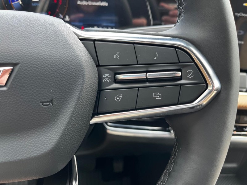 Chevrolet Equinox Vehicle Image 11