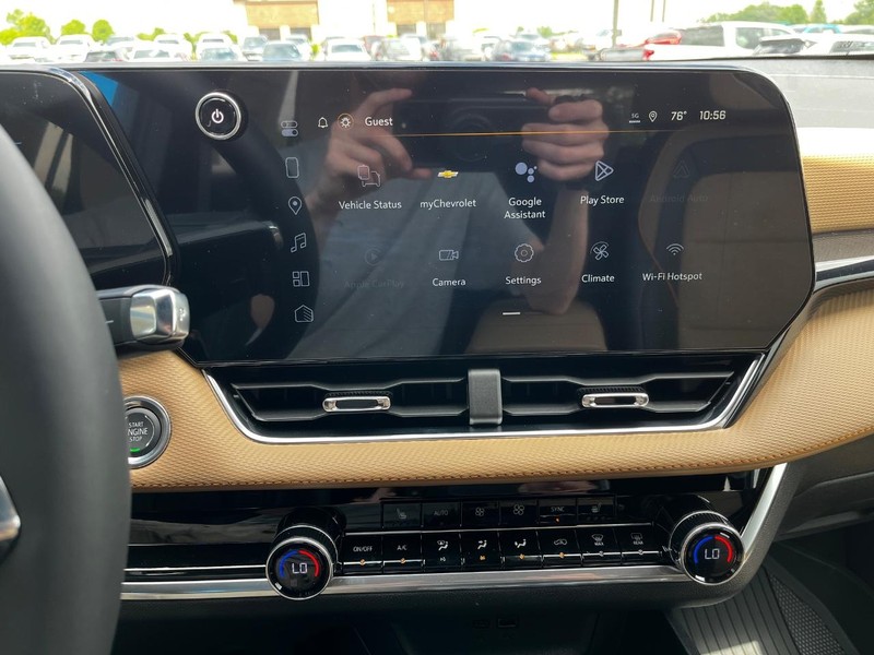 Chevrolet Equinox Vehicle Image 14