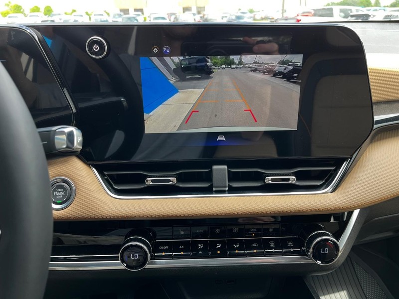 Chevrolet Equinox Vehicle Image 15