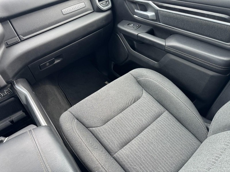 Ram 1500 Vehicle Image 14
