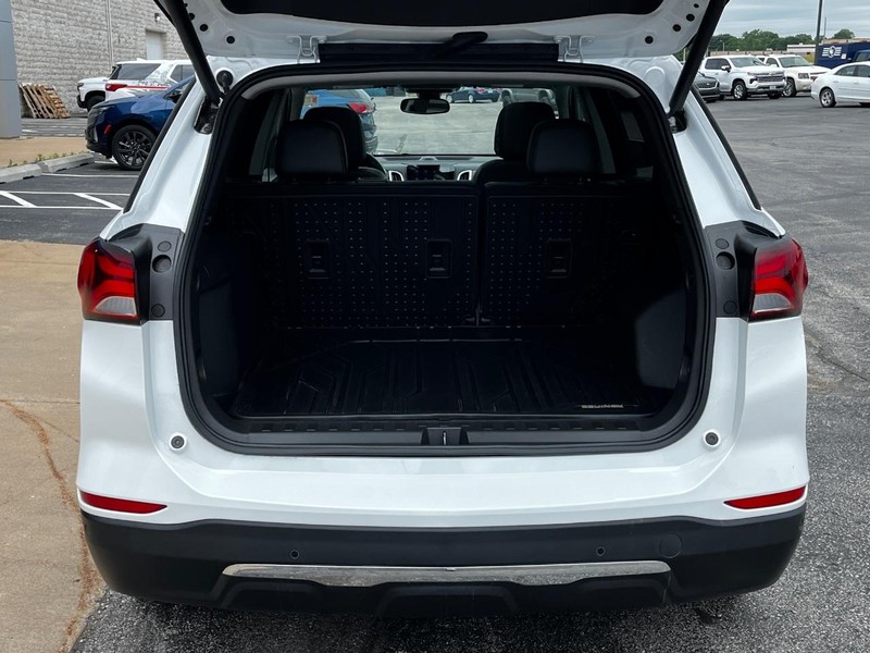 Chevrolet Equinox Vehicle Image 05