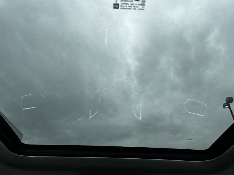 Chevrolet Equinox Vehicle Image 12