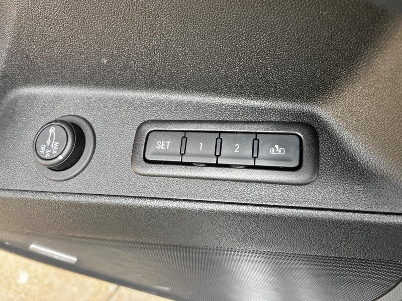 Chevrolet Equinox Vehicle Image 17