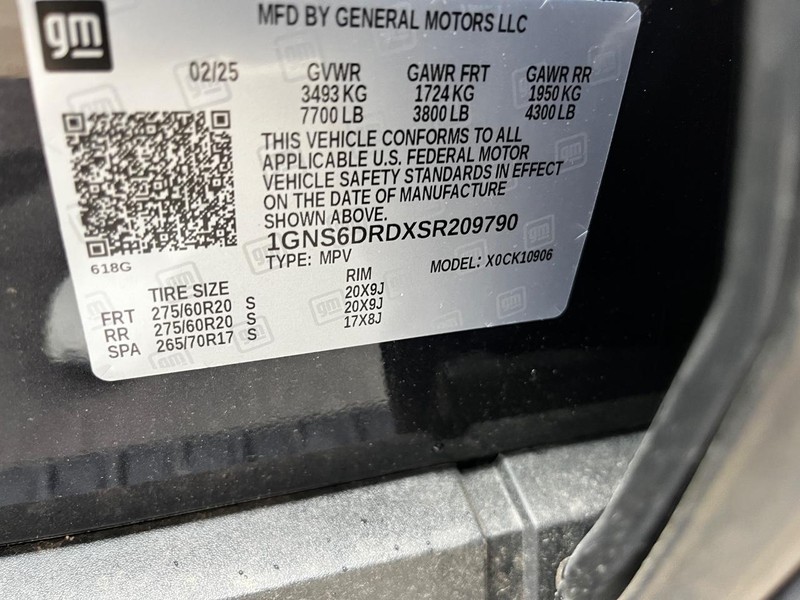 Chevrolet Suburban Vehicle Image 21