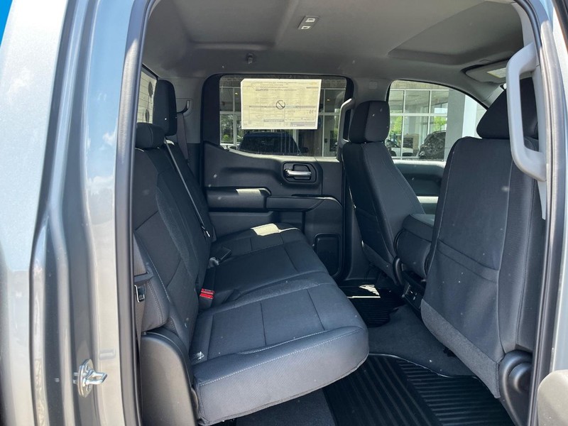 Chevrolet Silverado 1500 Vehicle Image 04