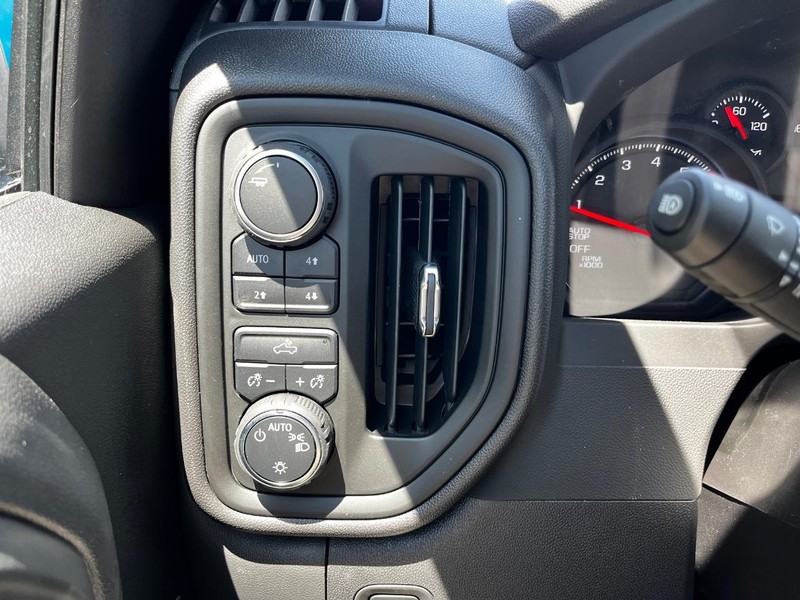 Chevrolet Silverado 1500 Vehicle Image 10