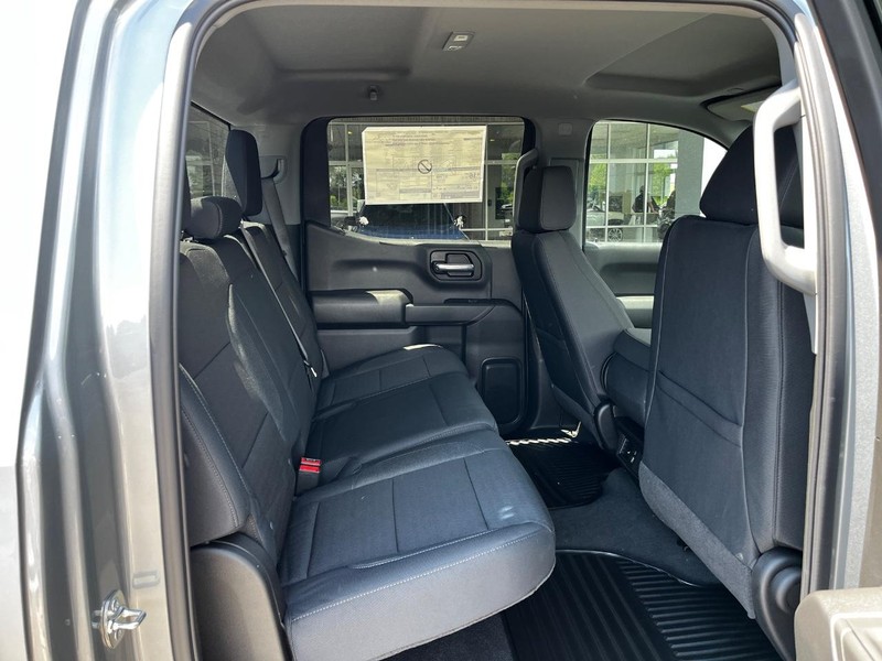 Chevrolet Silverado 1500 Vehicle Image 04